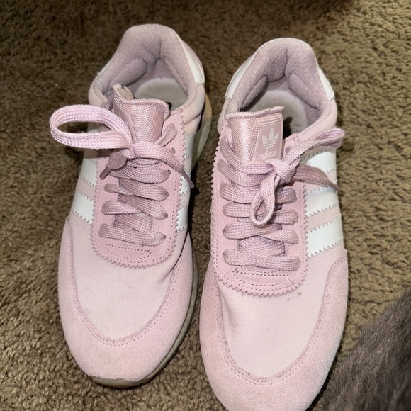 Adidas Woman 7.5 - Picture 1 of 5